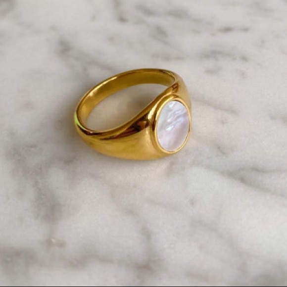 Round shell signet ring - Picture 7 of 8